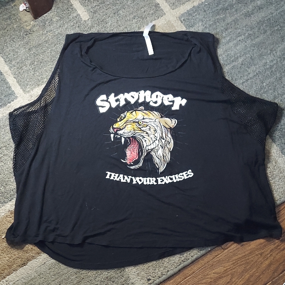Beachbody Black Graphic Women's Top